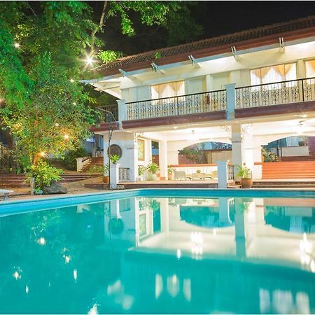 كالامبا Dona Jovita Garden Resort المظهر الخارجي الصورة