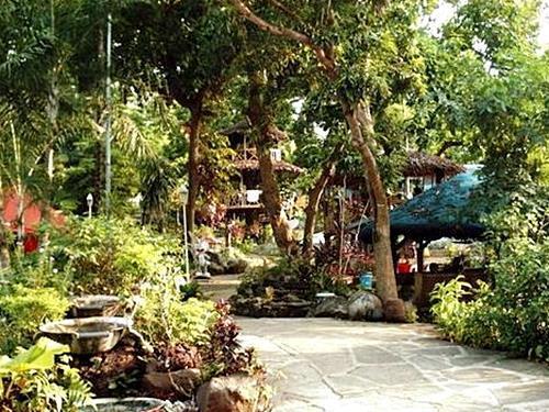 كالامبا Dona Jovita Garden Resort المظهر الخارجي الصورة